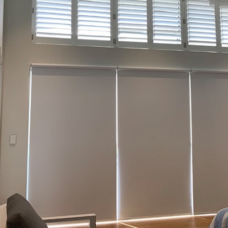 Day/Night Blinds With Block Out Roller Down (In Daytime)