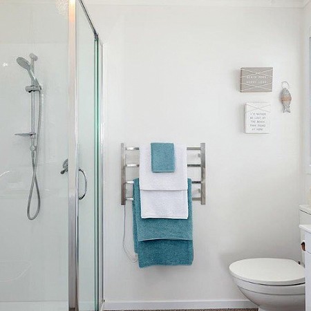 Privacy and Light With These beautiful White Venetian Blinds